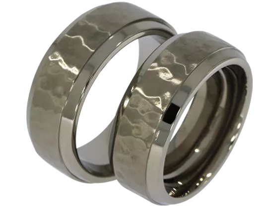 Olivier - a pair of rings (titanium)